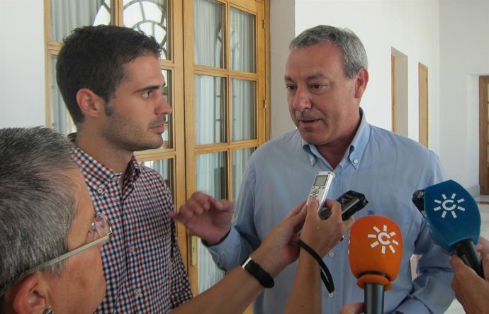 De la Chica, junto a José Carlos Durán, secretario general de JSA