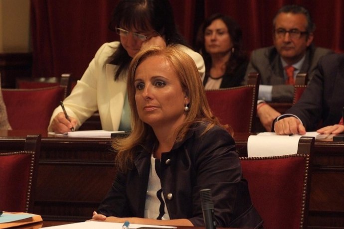 Mabel Cabrer En El Parlament 