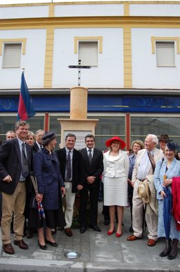 Momento en la inauguración del monumento dedicado al coronel en mayo