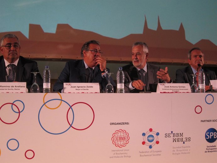 Acto de apertura con Griñán.