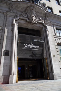 Edificio De Telefónica En Madrid 