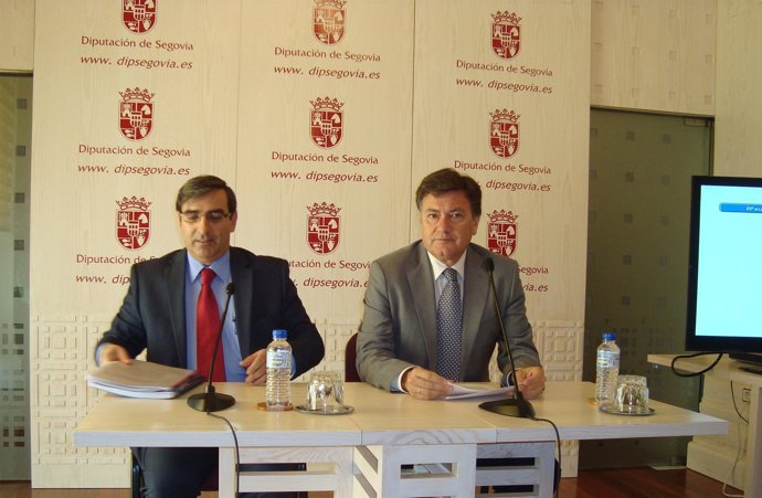 Vázquez (d) y Sanz presentan la Casa del Alcalde