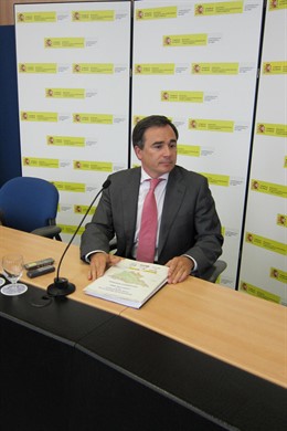 El presidente de la CHE, Xavier de Pedro