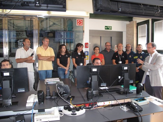 Simón Gornés Saluda Al Personal Del 112