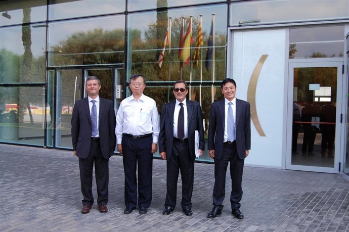 Representantes De La Empresa China CCIC Y Del CZFB