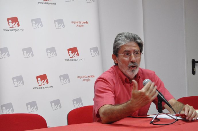El coordinador general de IU-Aragón, Adolfo Barrena.