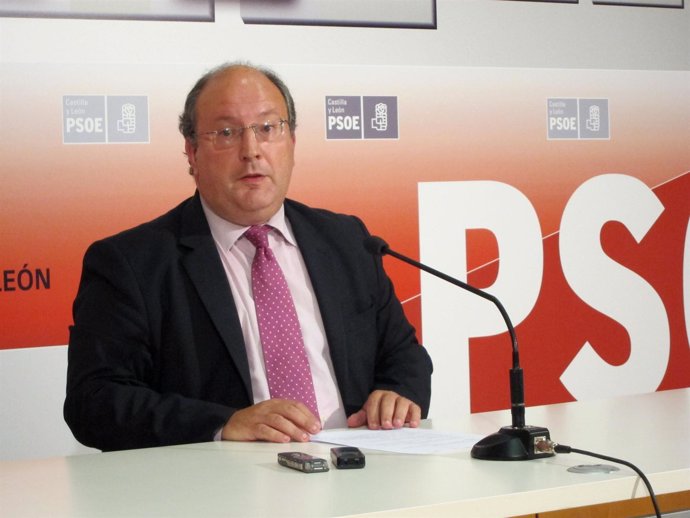 Enrique Cabero, secretario de Educación del PSCL