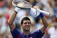 Djokovic alcanza los cuartos de final a costa de Wawrinka