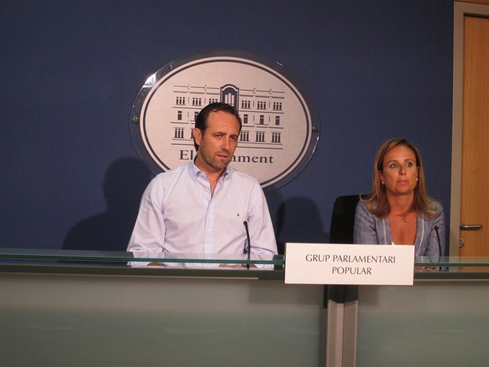 Bauzá Y Cabrer En Rueda De Prensa