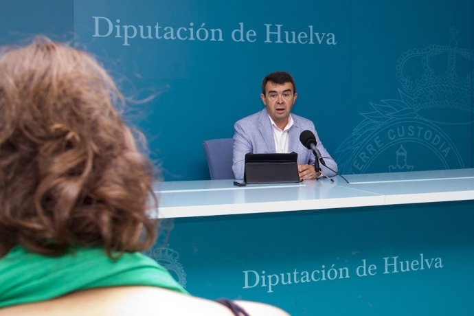 El portavoz del grupo socialista en la Diputación de Huelva, José Martín.