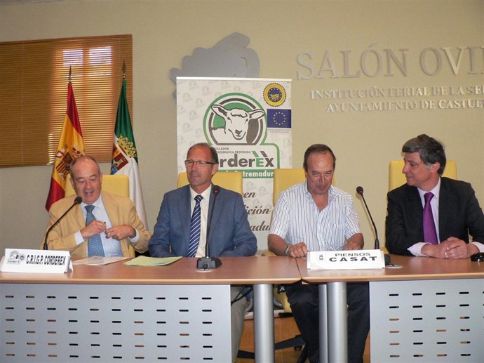 Firma Renovación Convenio Anual CORDEREX- CASAT