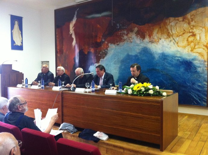 Francisco Vázquez interviene en las Jornadas de Teología en Santiago