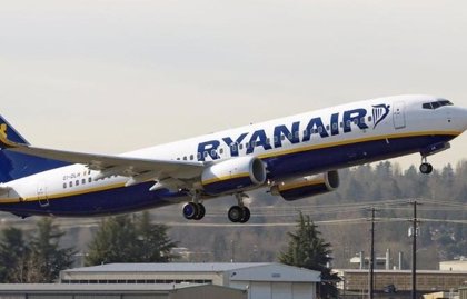 Un Vuelo De Ryanair Realiza Un Aterrizaje Forzoso Tras Una Despresurizacion En La Cabina