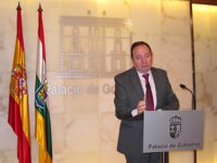 Sanz afirma que decisiones del Gobierno central en sanidad buscan "hacer sostenible" al sistema