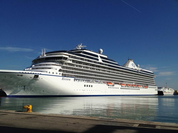 Terminal De Acciona Transmediterránea En Valencia