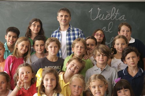 El humorista José Mota colabora con el 'Reto del cole' de Ayuda en Acción