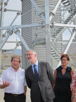 Ávila Atiende A Las Explicaciones Del Presidente Del Ctaer, Valeriano Ruiz