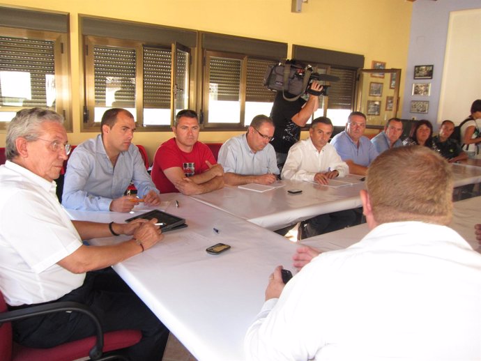 Reunión del presidente de la DPZ con los afectados por el incendio del Moncayo.