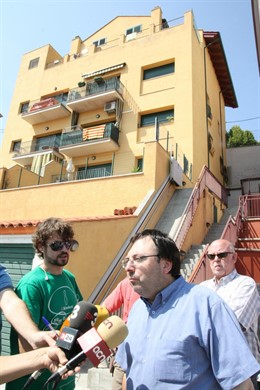 Alcalde De Sant Feliu De Codines Atiende A Los Medios