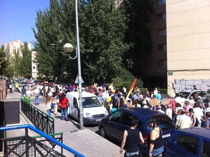 Manifestantes se concentran en Coslada.