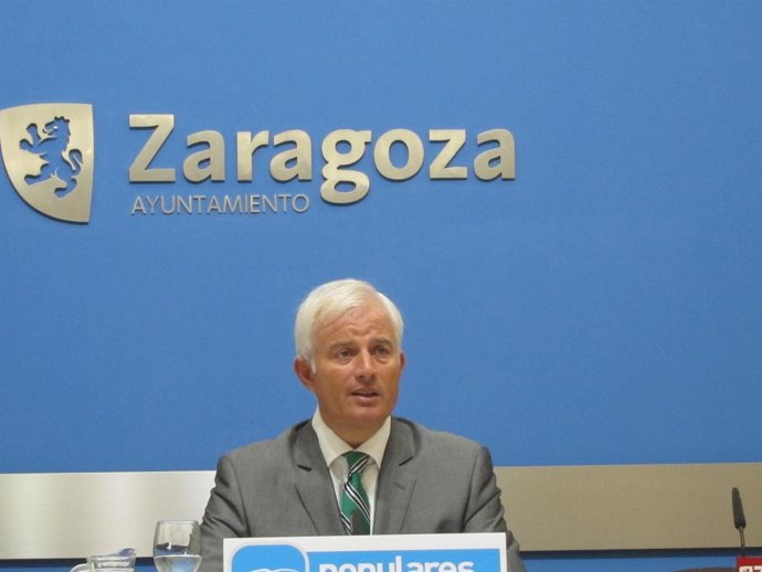 El portavoz del PP en el Ayuntamiento de Zaragoza, Eloy Suárez