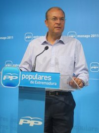 Monago buscará "fórmulas" para reducir el IVA cultural al 13%