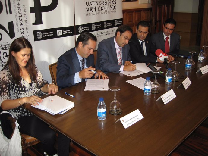El Ayuntamiento de Palencia y Repsol firman un convenio de colaboración