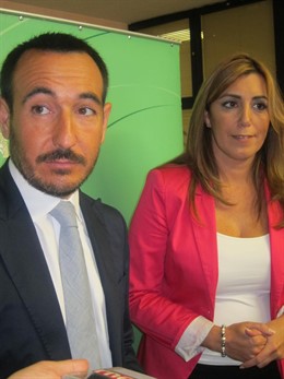 La Consejera De La Presidencia Junto Al Delegado Del Gobierno En Cádiz