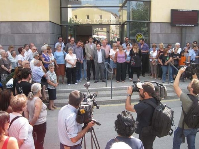Minuto De Silencio En Sant Feliu De Codines