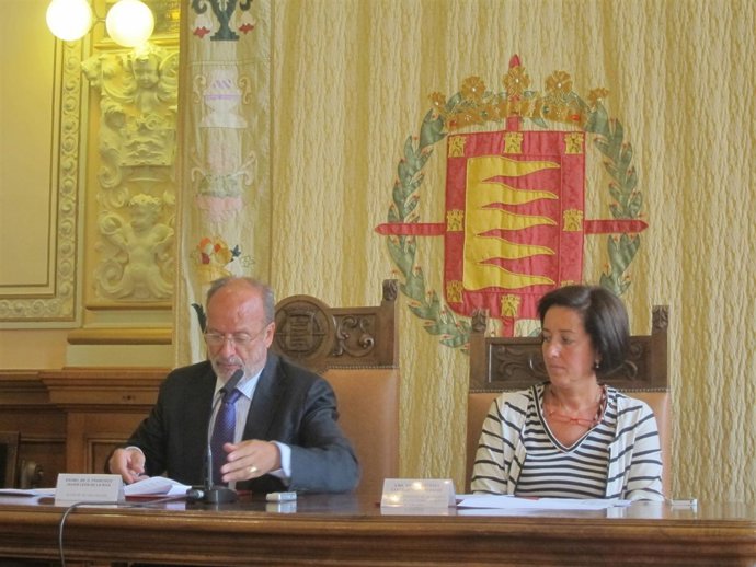 León De La Riva Y Mercedes Cantalapiedra Hacen Balance De Las Fiestas