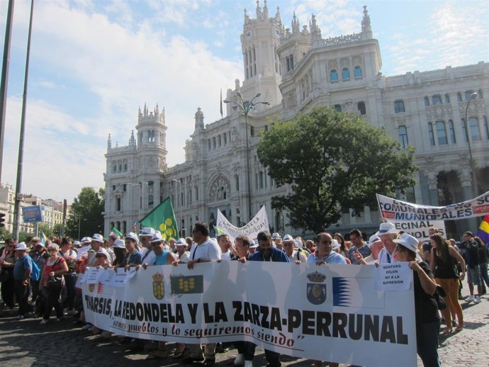 Protesta en Madrid contra la supresión de las ELA