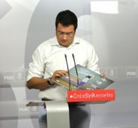 López (PSOE) dice que el PP tiene "rebeliones" en varias CCAA empezando por Feijóo que quiere "esconder a Rajoy"