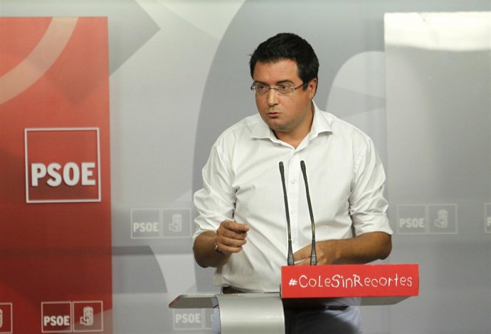 Rueda de prensa del Secretario de Organización del PSOE, Óscar López. 