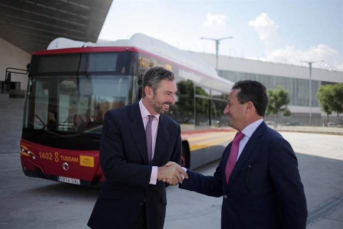 Los gerentes de Tussam, Manuel Torreglosa, y Fibes, Gaspar Sáez