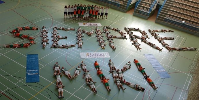 Mosaico de la cantera bética al fallecido Miki Roqué