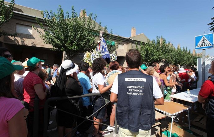Voluntarios de la UCAM en al Romería