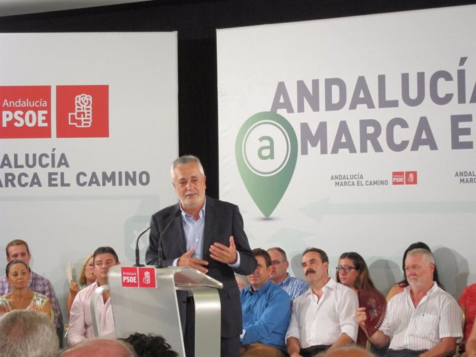 Griñán en su intervención en Almería.