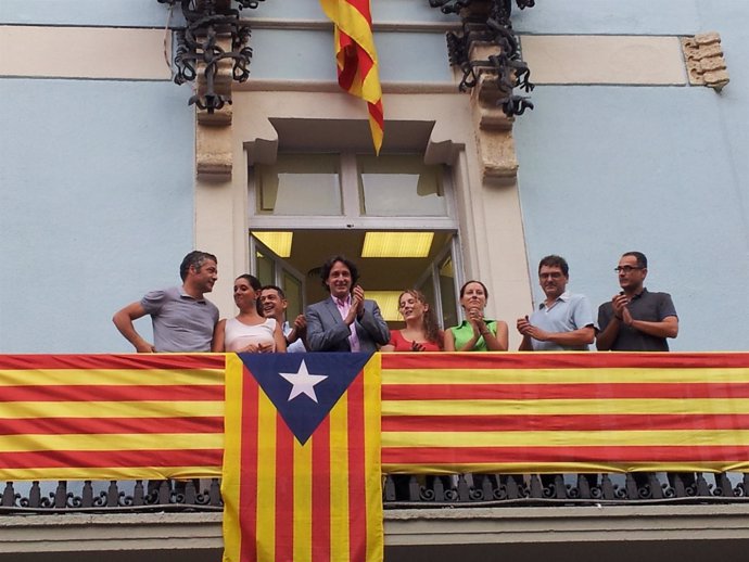 ERC Cuelga La 'Estelada' En El Distrito De Gràcia