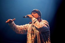 El Rapero Alicantino Nach Durante Un Concierto