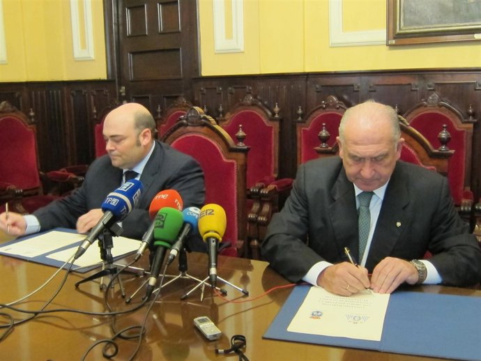 El Alcalde De Oviedo Y El Rector De La Universidad Firman Un Convenio
