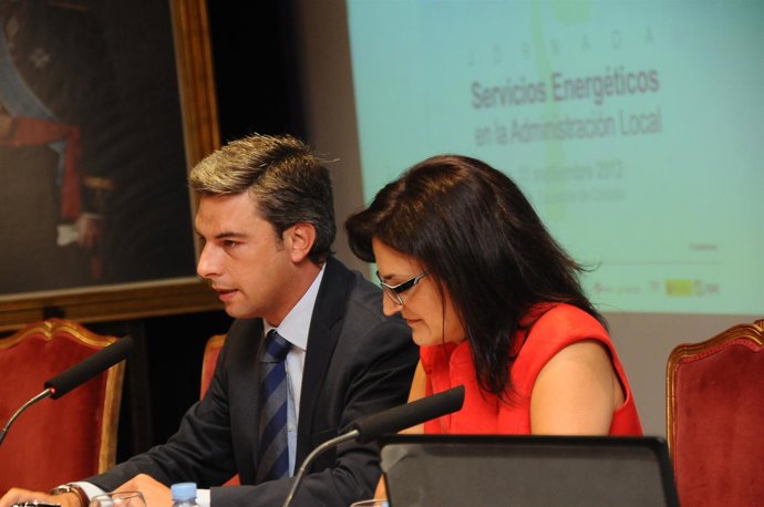 Lorite (izda.) durante su intervención en las jornadas