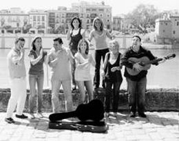 Una foto del grupo 'Siempre Así'