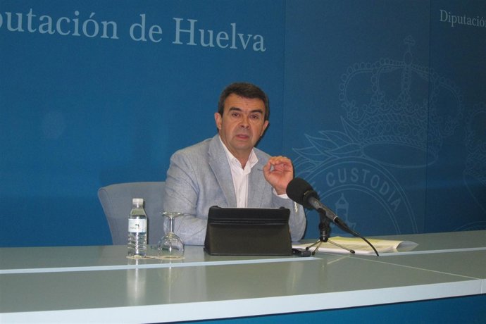 El portavoz del PSOE en la Diputación de Huelva, José Martín.
