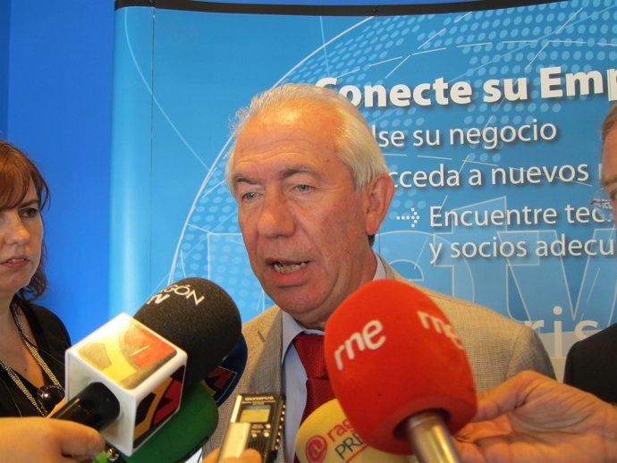 El consejero de Economía y Empleo del Gobierno de Aragón, Francisco Bono.