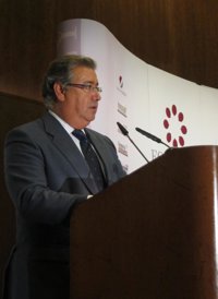 Zoido: Andalucía tiene "más necesidad" de solicitar un 'rescate' que España