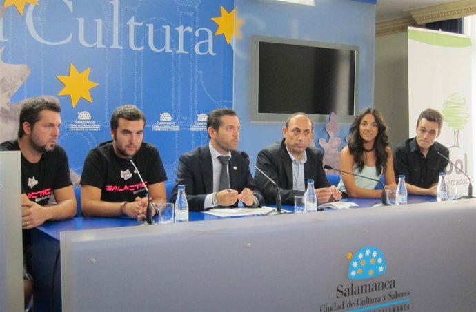 Julio López en la presentación del Festival Internacional de Artes de Calle