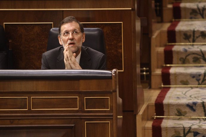 El presidente del Gobierno, Mariano Rajoy, en su escaño del Congreso