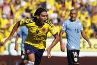 Fútbol/Mundial.- Falcao lidera a Colombia y Ecuador saca un valioso empate de Montevideo
