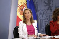 Pastor defiende que el Gobierno está trabajando por la vertebración de España