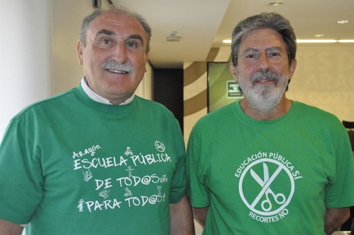 Barrena y Féliz Rubio (IU) con camiseta verde